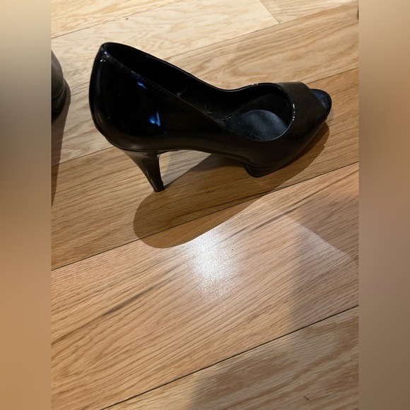 💫K studio 2B BÉBÉ Women’s High heels shiny shoes - Picture 5 of 5